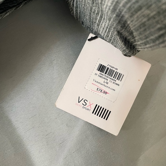 VICTORIA SECRET NWT athletic jacket with pockets size large - Picture 2 of 5